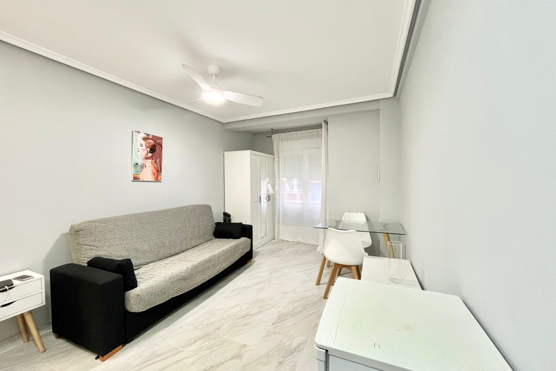 Long Term Rental - Study - Torrevieja - Centro