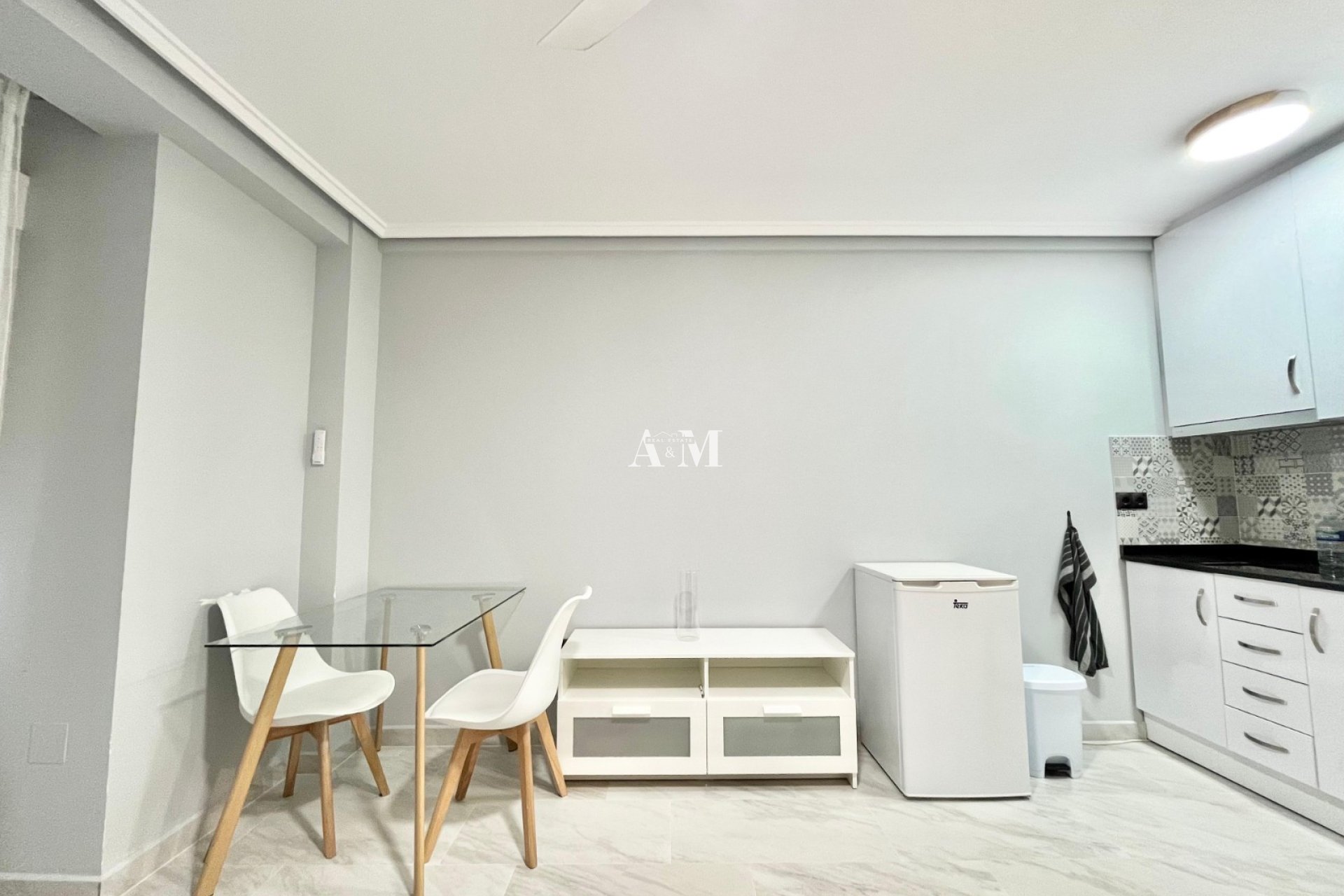 Long Term Rental - Study - Torrevieja - Centro