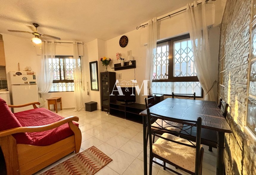 Long Term Rental - Study - Torrevieja - Centro