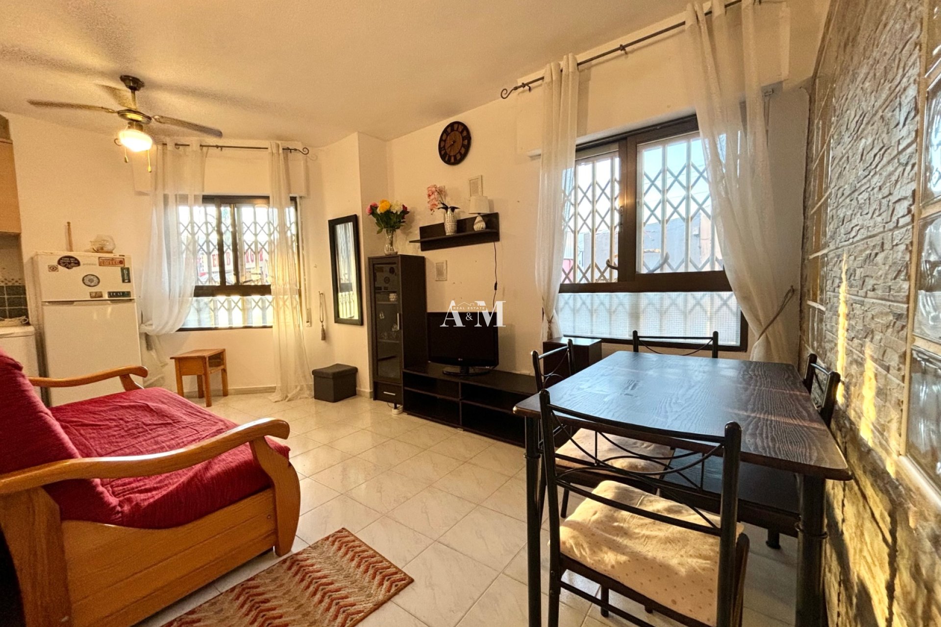 Long Term Rental - Study - Torrevieja - Centro