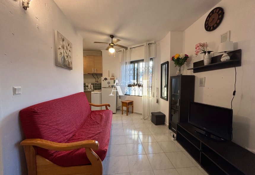 Long Term Rental - Study - Torrevieja - Centro