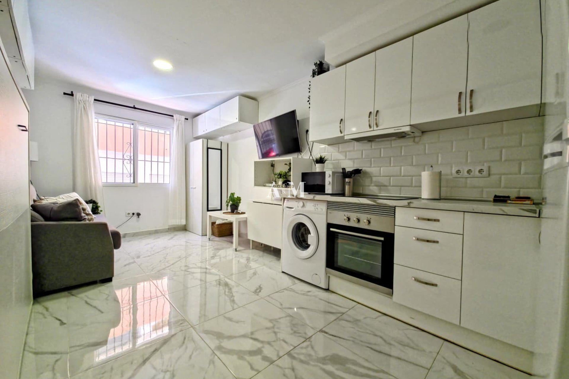 Long Term Rental - Study - Torrevieja - Playa de los Locos