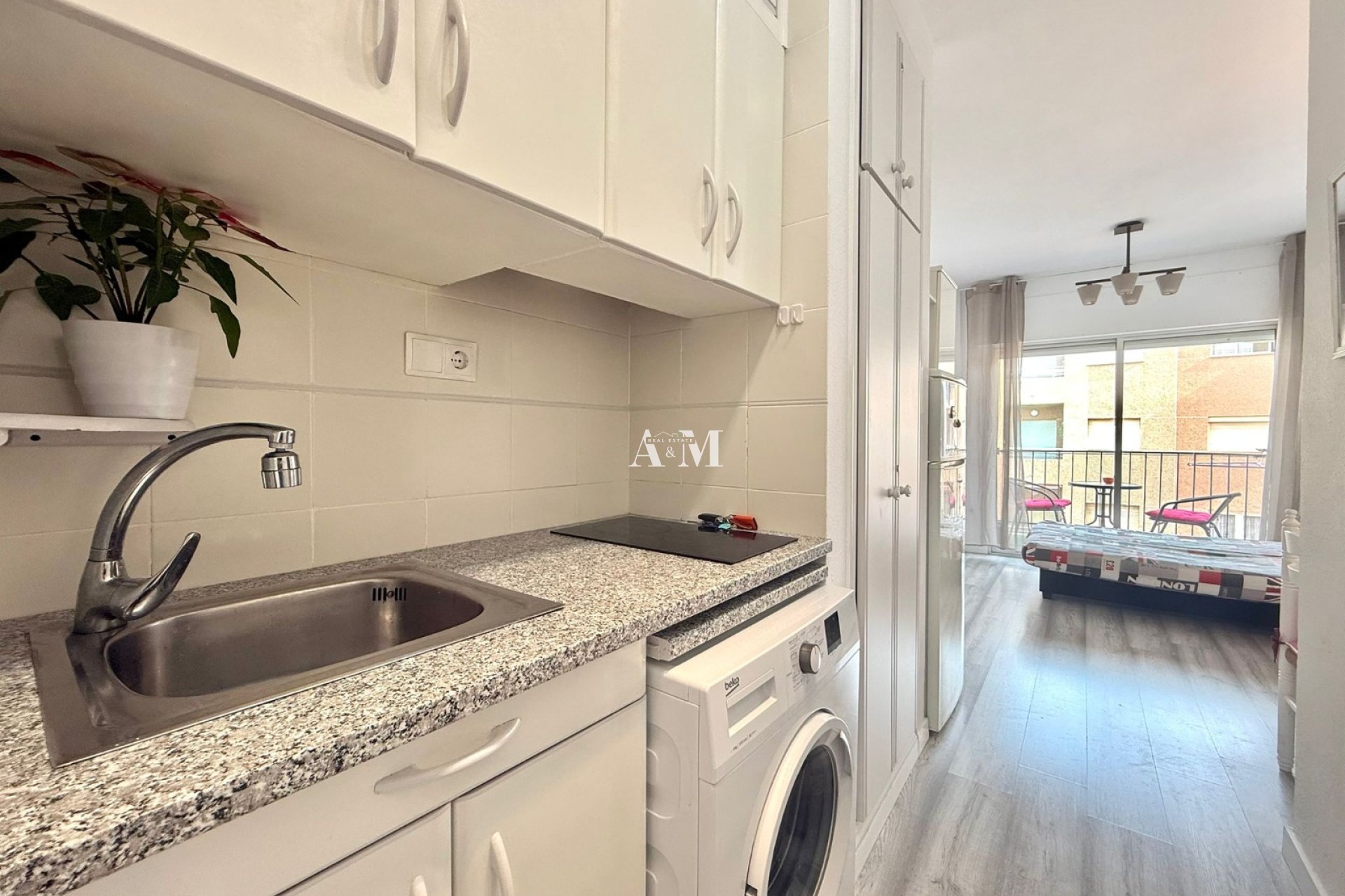 Long Term Rental - Study - Torrevieja - Playa de los Locos