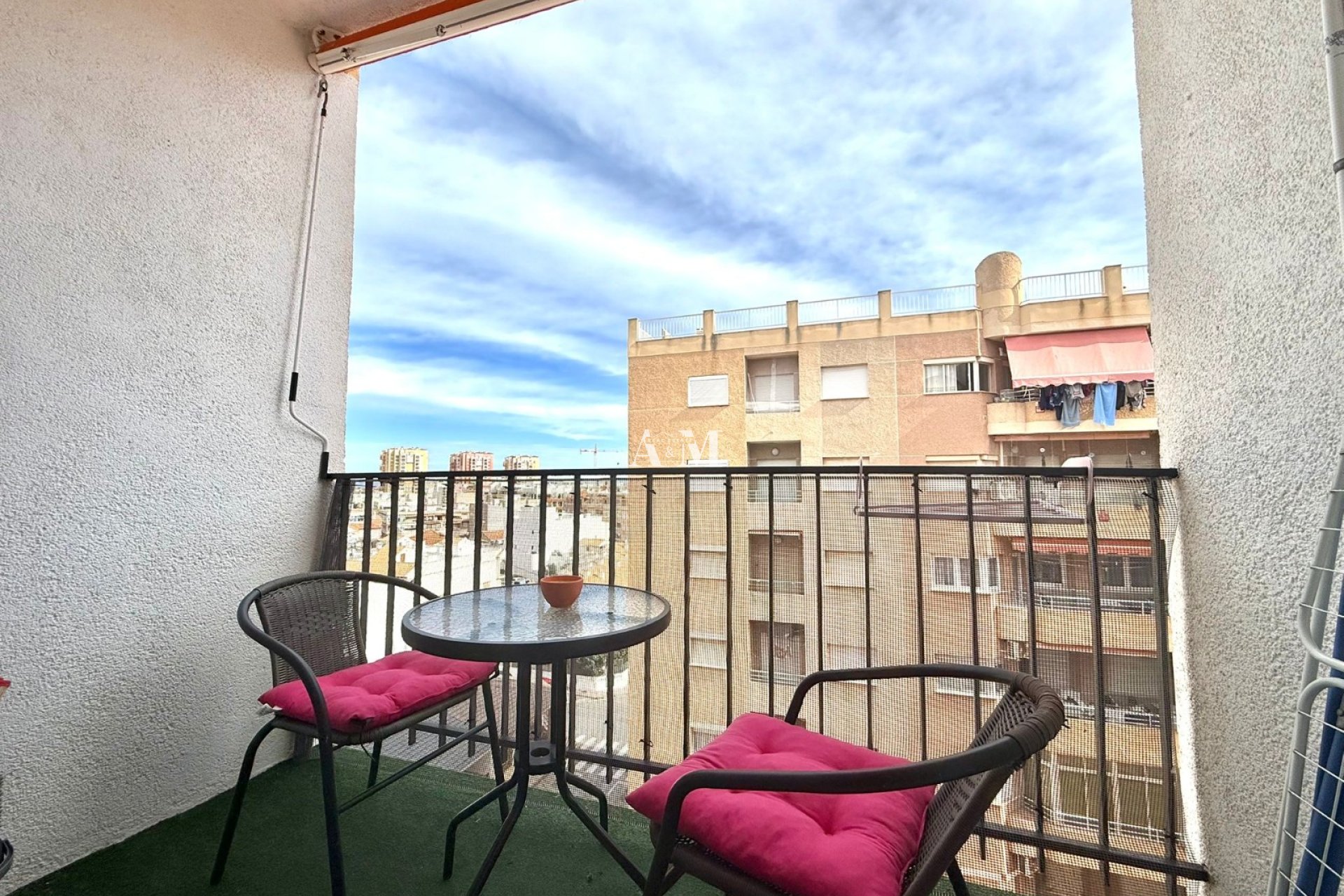 Long Term Rental - Study - Torrevieja - Playa de los Locos