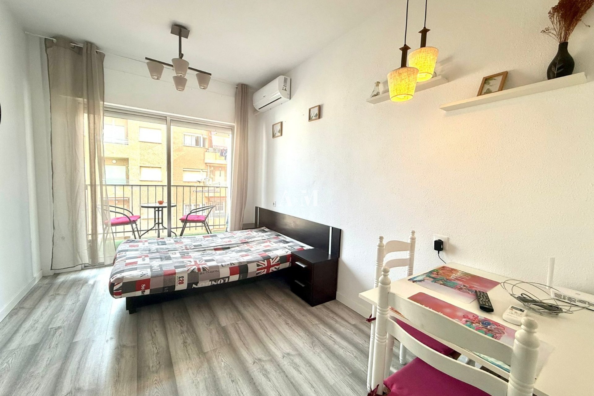 Long Term Rental - Study - Torrevieja - Playa de los Locos