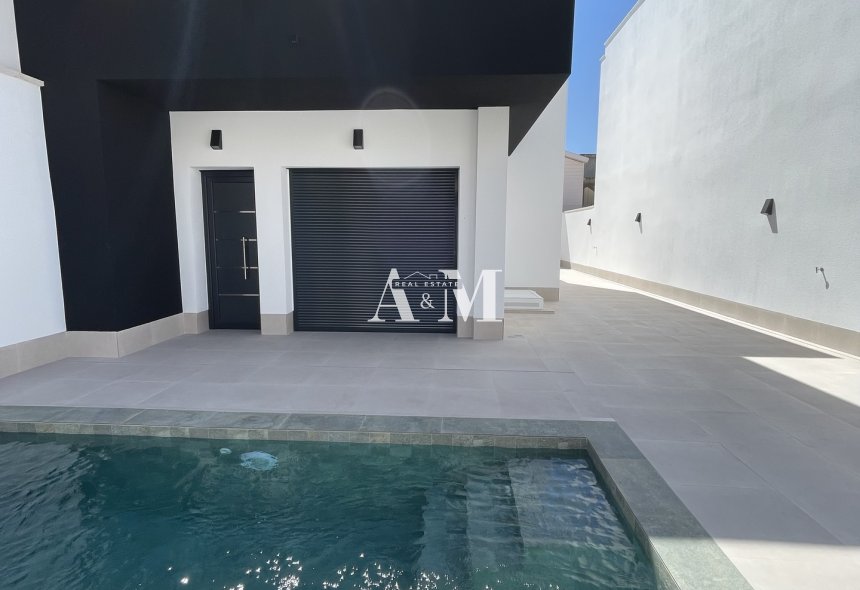 New Build - detached - Heredades