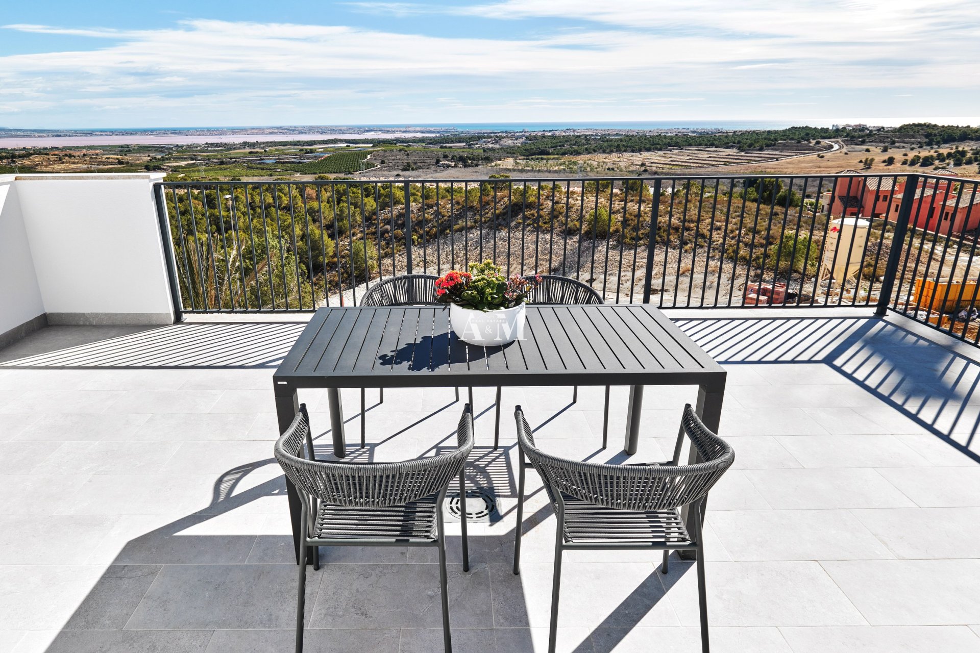 Новое здание - Rород - San Miguel de Salinas