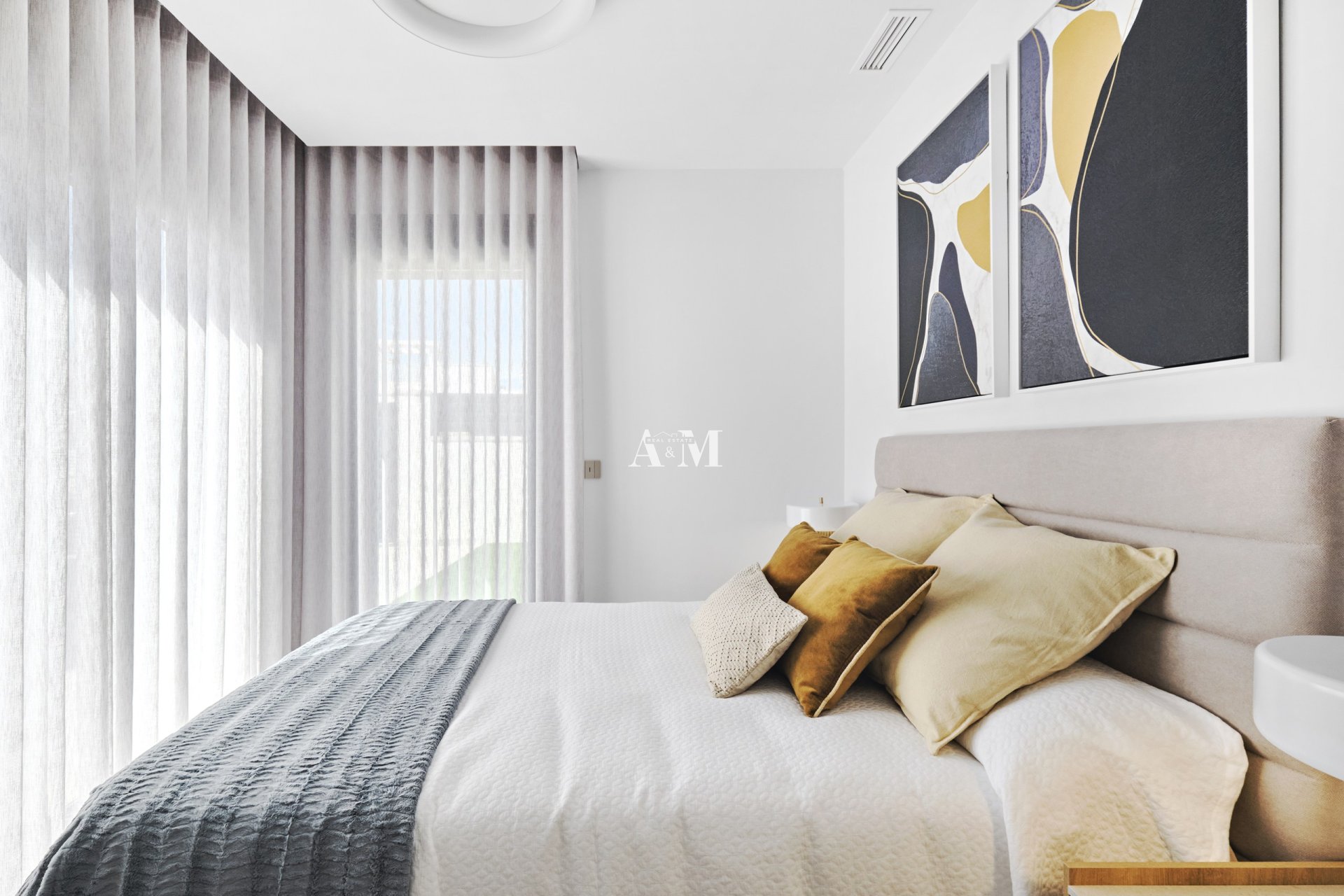 Новое здание - Rород - San Miguel de Salinas