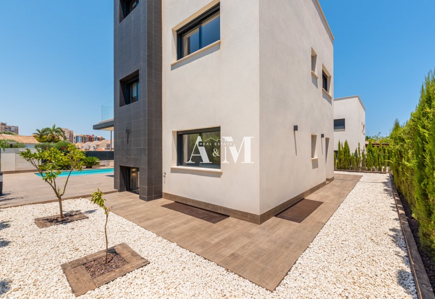 Obra nueva - detached - Playa Paraiso