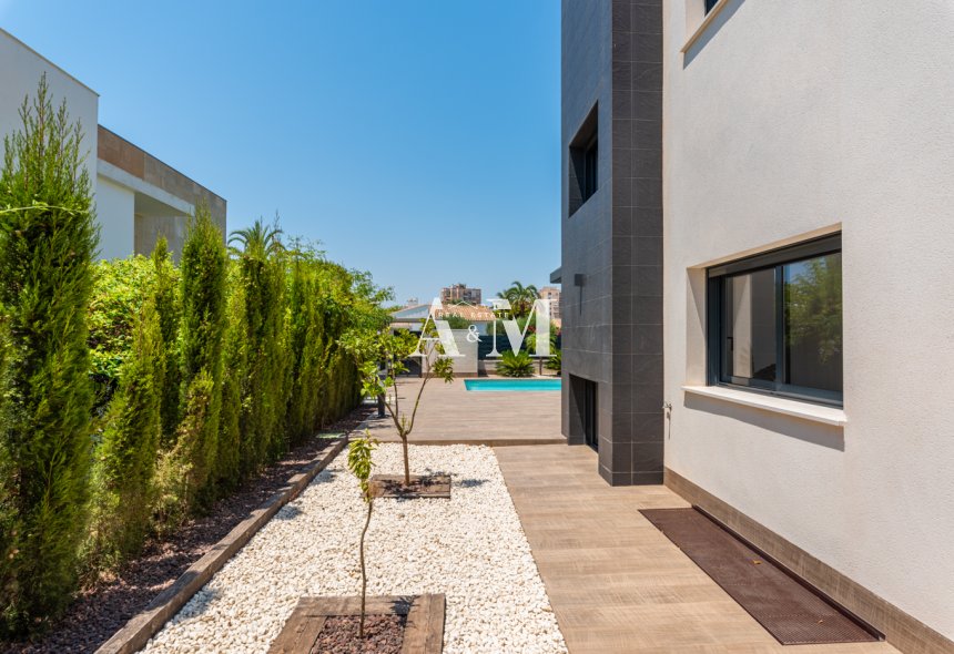 Obra nueva - detached - Playa Paraiso