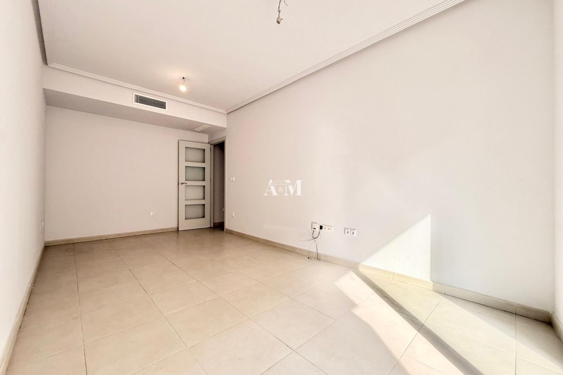 Resale - Apartment / flat - Torrevieja - Centro