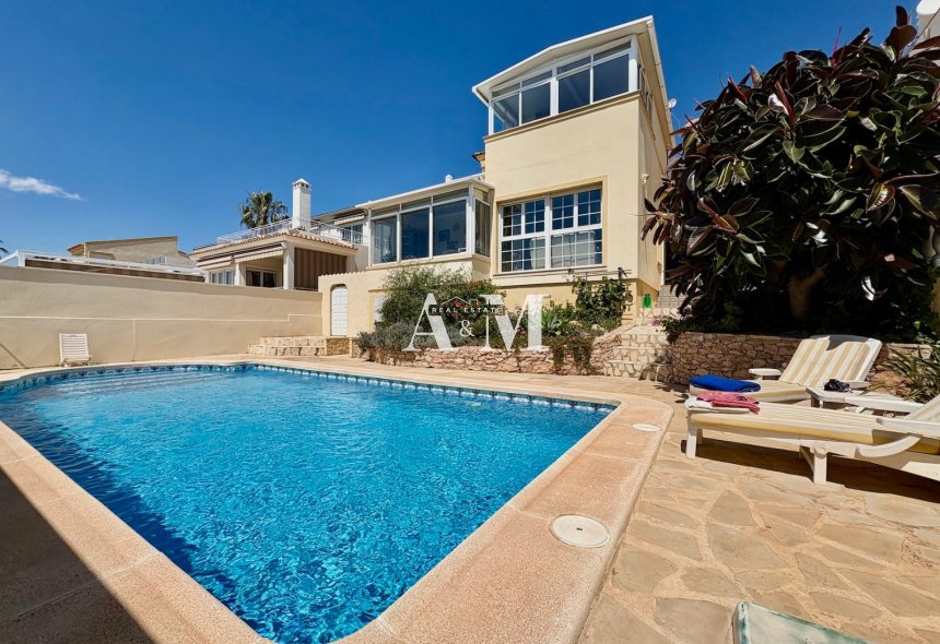 Resale - Chalet - Orihuela Costa - Villamartín
