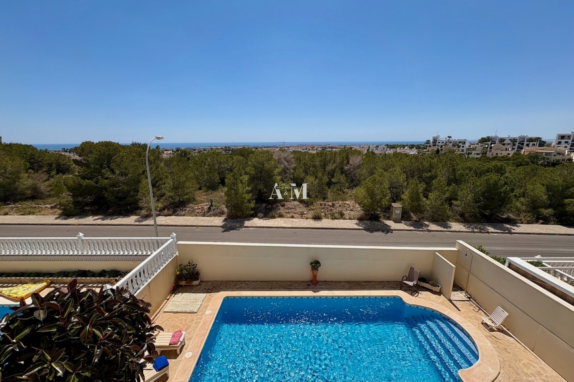 Resale - Chalet - Orihuela Costa - Villamartín