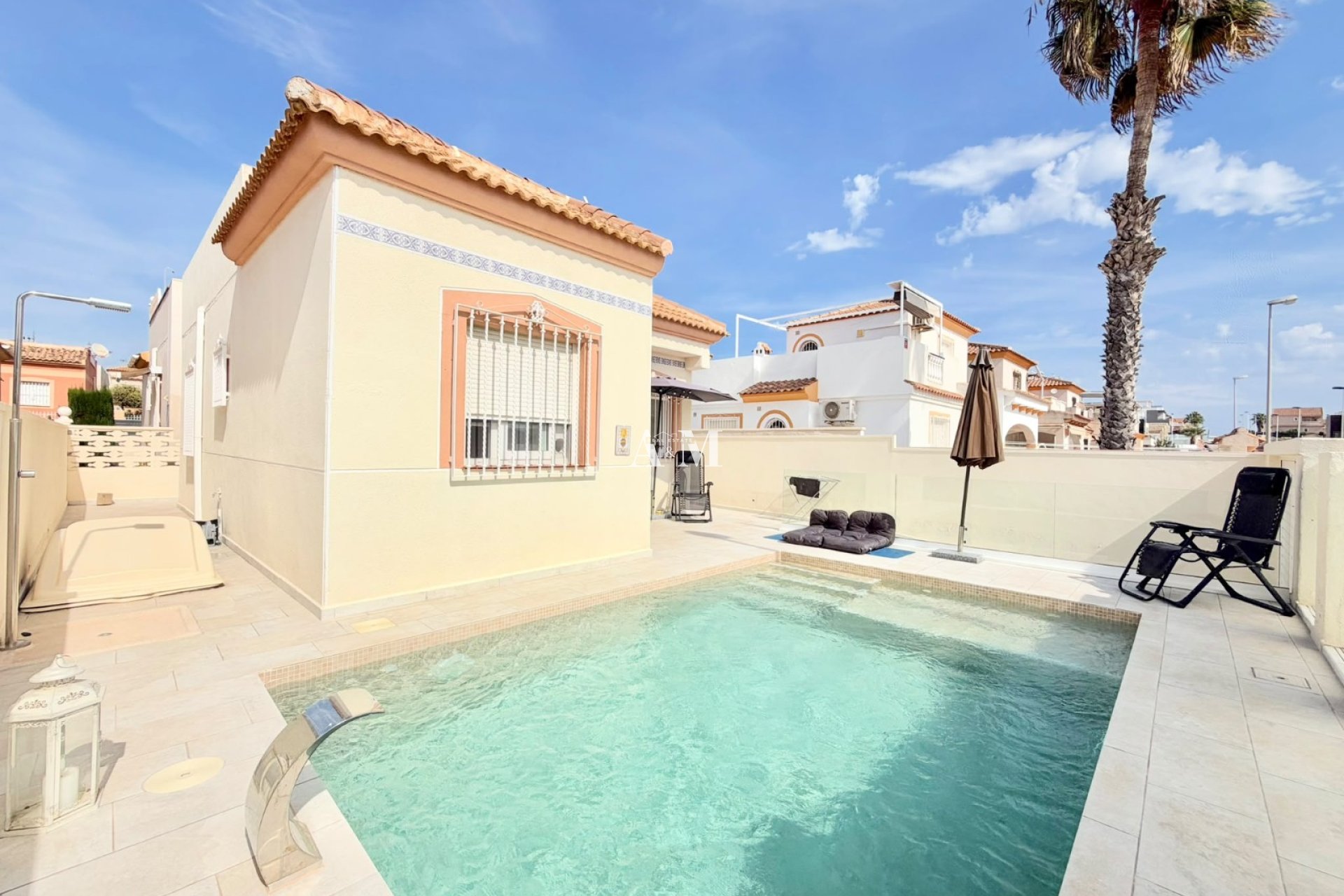 Resale - Chalet - Torrevieja - Aguas Nuevas - Torrelamata