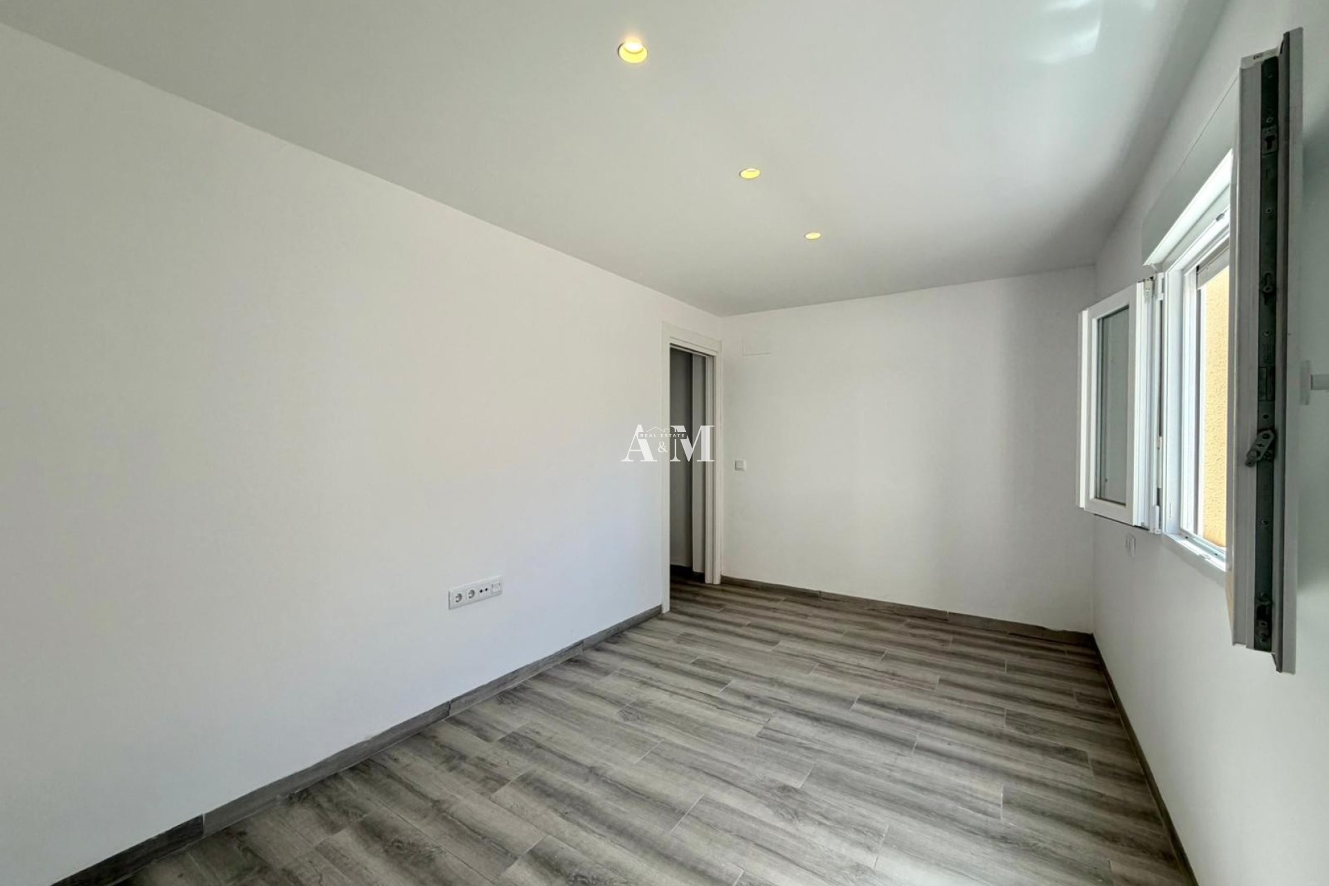 Resale - Chalet - Torrevieja - Nueva Torrevieja 