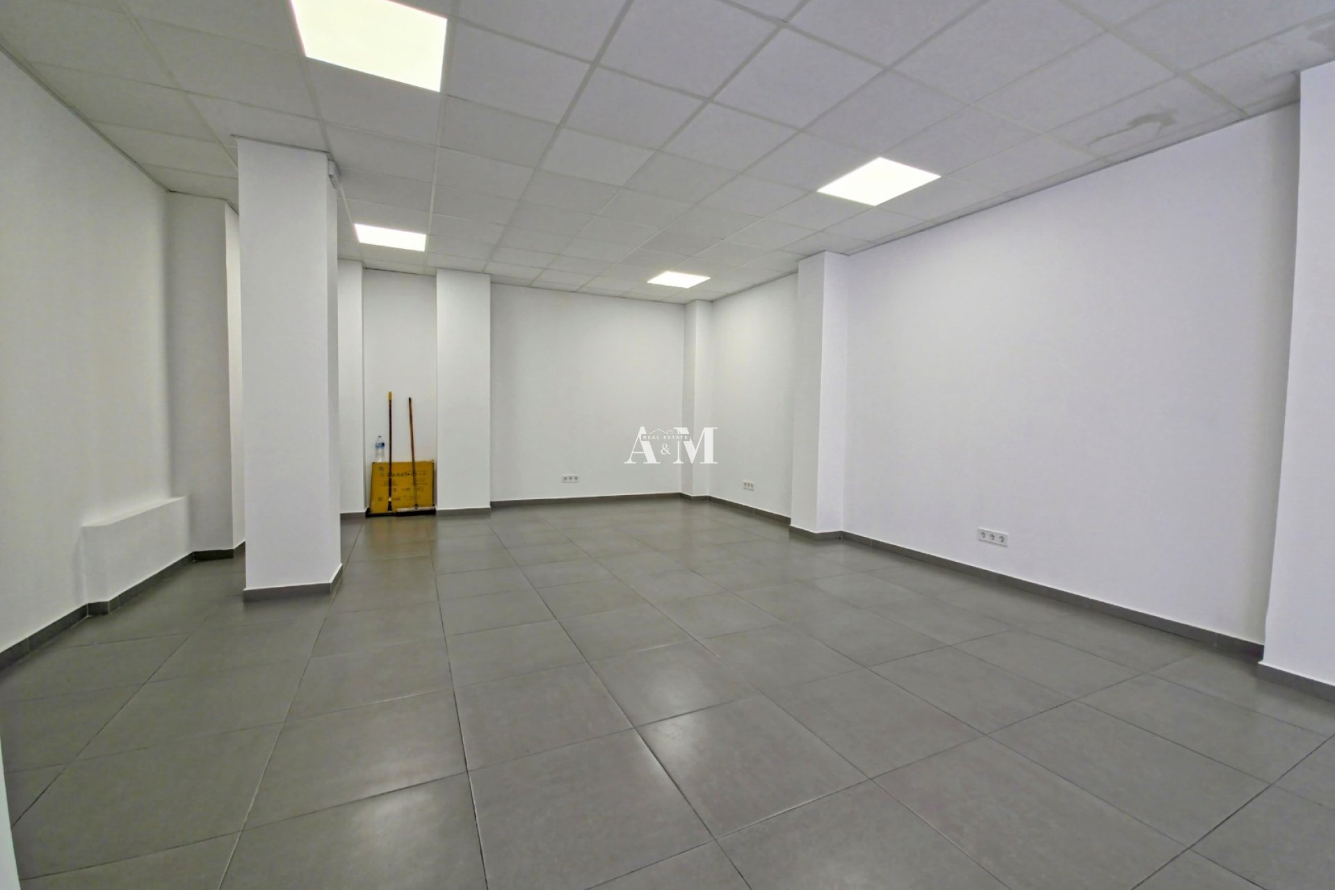 Resale - Commercial - Torrevieja - Centro