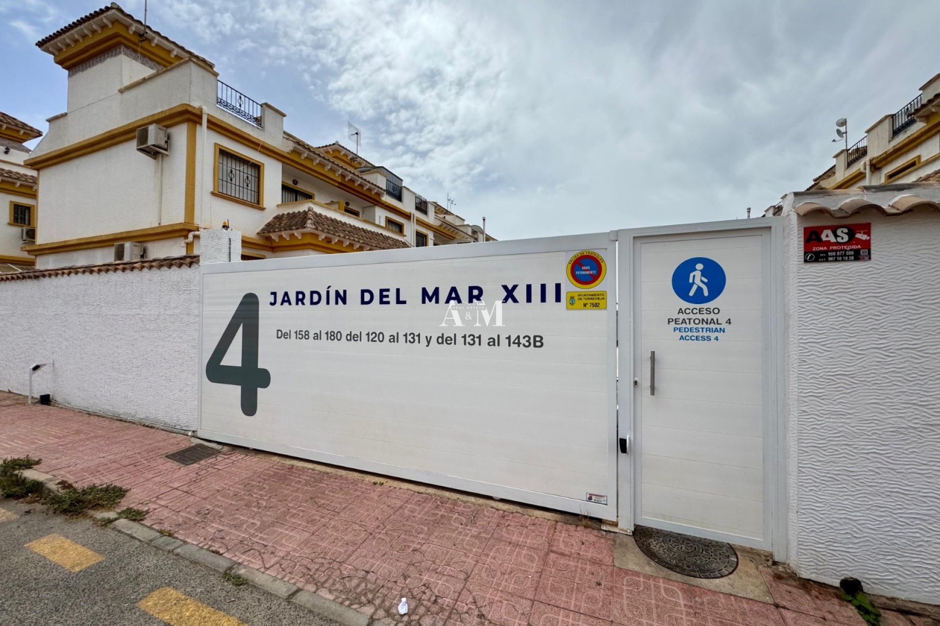 Resale - Townhouse - Torrevieja - La Siesta - El Salado -  Torreta