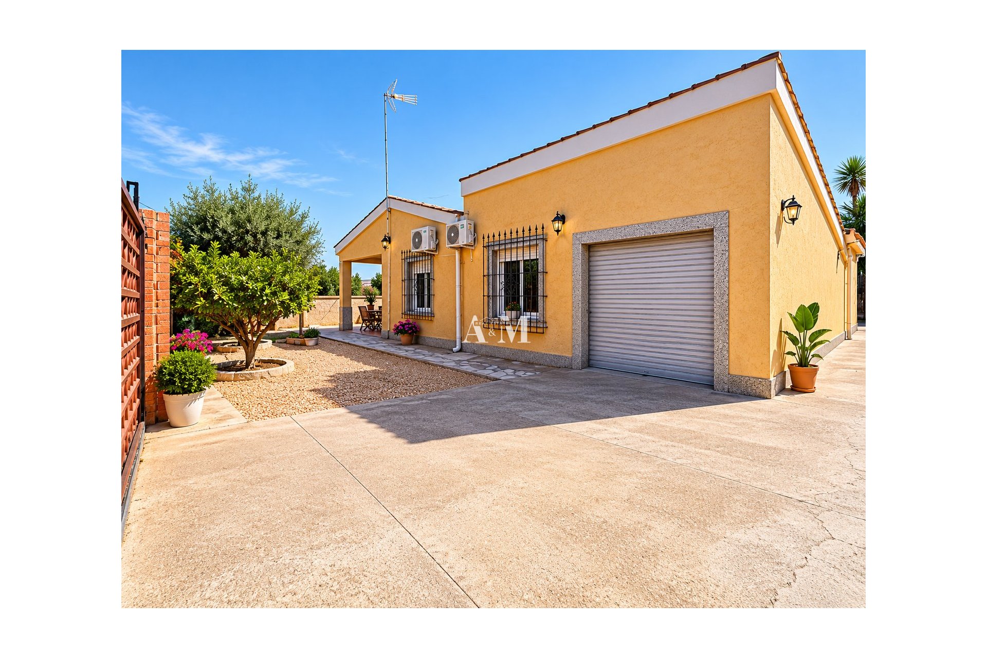 Resale - Villa - La Romana