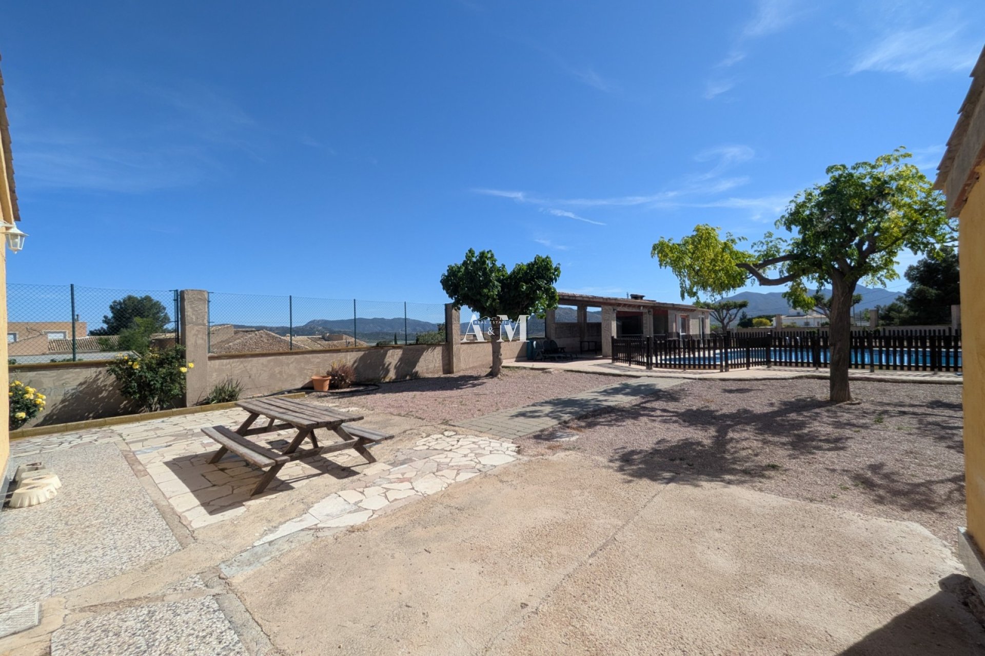 Resale - Villa - La Romana