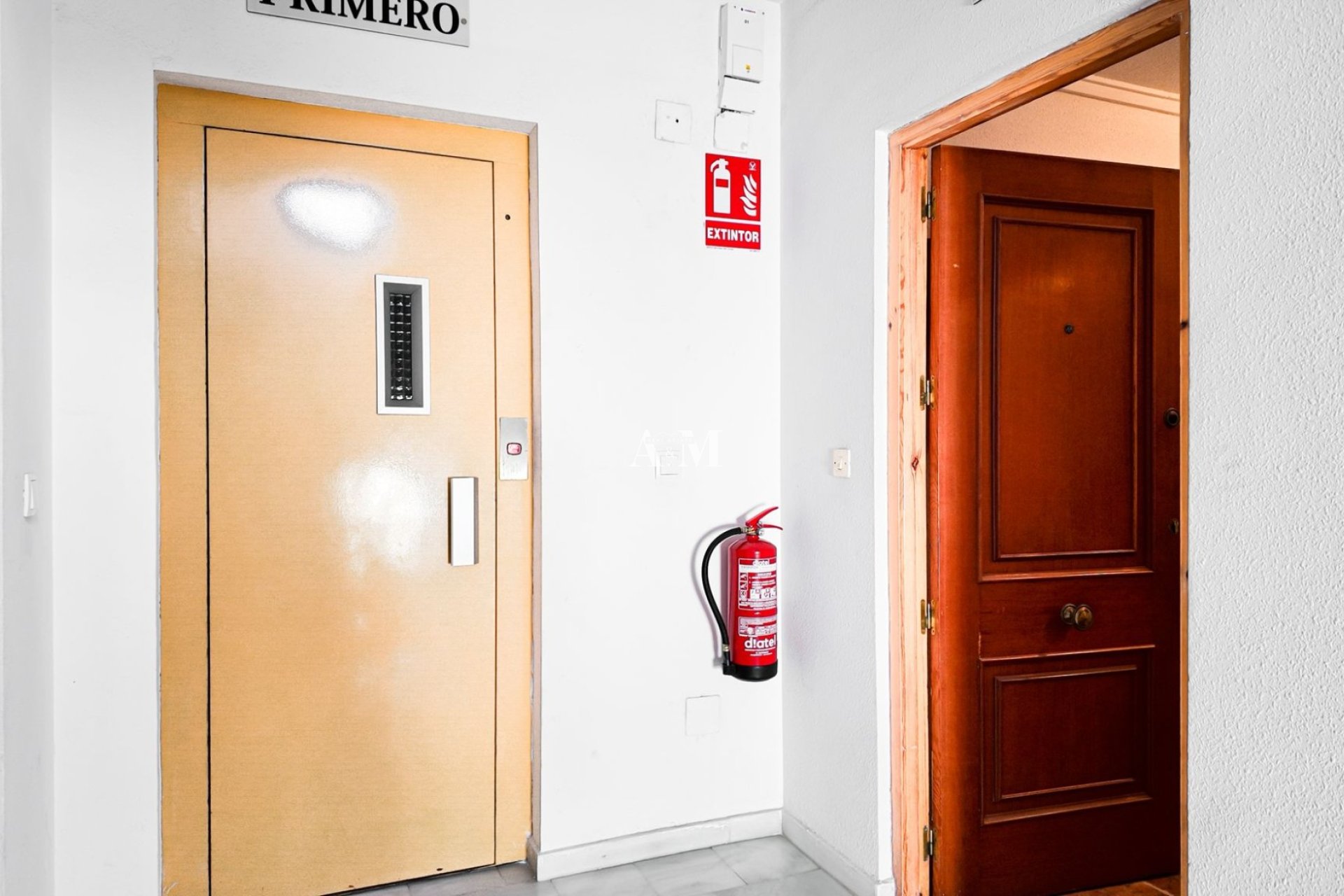 Reventa - Apartamento / piso - Torrevieja - El Acequión - Los Náufragos