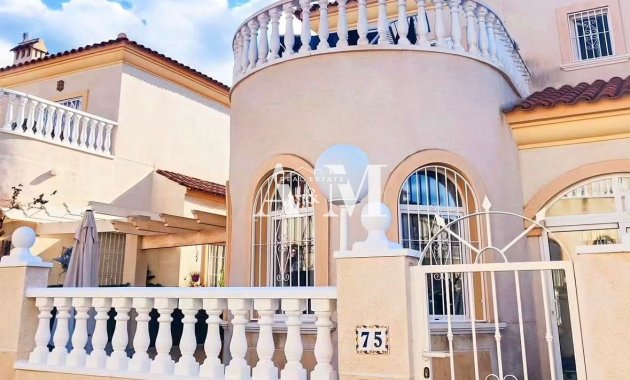 Таунхаус - Долгосрочная аренда - Torrevieja - Nueva Torrevieja