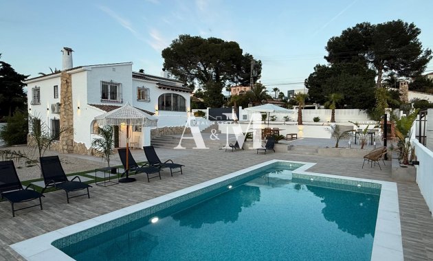 Villa - Alquiler a largo plazo - Calpe - Ref-291M