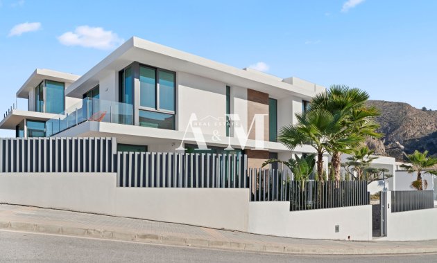 Villa - Obra nueva - Benidorm - Benidorm