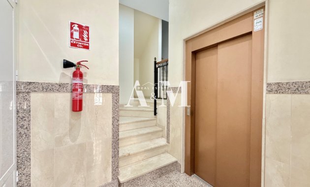 Alquiler a largo plazo - Apartamento / piso - Torrevieja - Centro