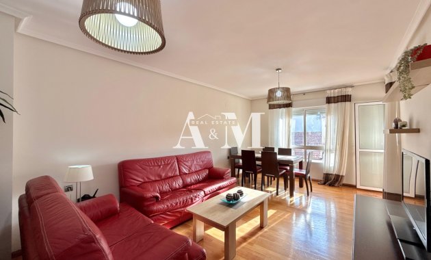 Alquiler a largo plazo - Apartamento / piso - Torrevieja - Centro