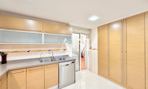 Alquiler a largo plazo - Apartamento / piso - Torrevieja - Centro
