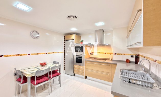 Alquiler a largo plazo - Apartamento / piso - Torrevieja - Centro