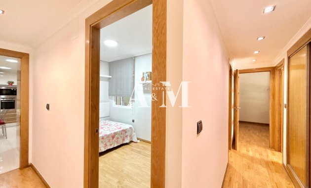 Alquiler a largo plazo - Apartamento / piso - Torrevieja - Centro