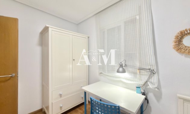 Alquiler a largo plazo - Apartamento / piso - Torrevieja - Centro