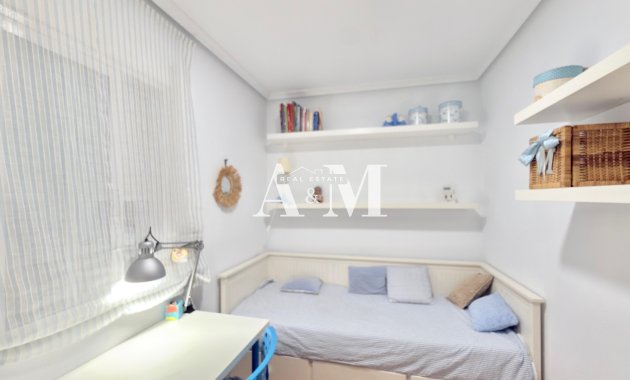 Alquiler a largo plazo - Apartamento / piso - Torrevieja - Centro