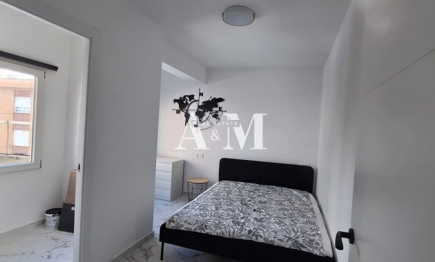 Resale - Apartment / flat - Torrevieja - Centro