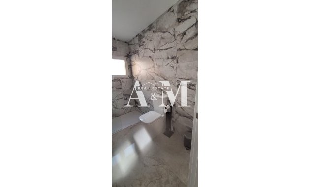 Resale - Apartment / flat - Torrevieja - Centro
