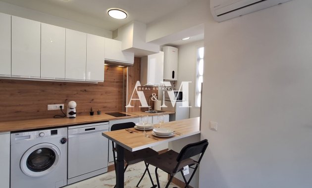 Resale - Apartment / flat - Torrevieja - Centro