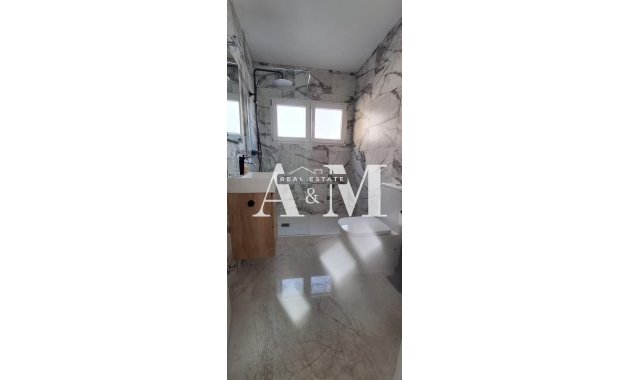 Resale - Apartment / flat - Torrevieja - Centro