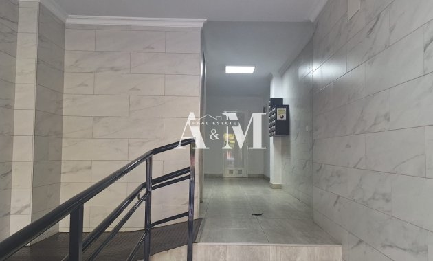Resale - Apartment / flat - Torrevieja - El Acequión - Los Náufragos
