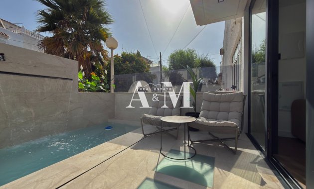 Location à long terme - Maison de ville - Torrevieja - Nueva Torrevieja 