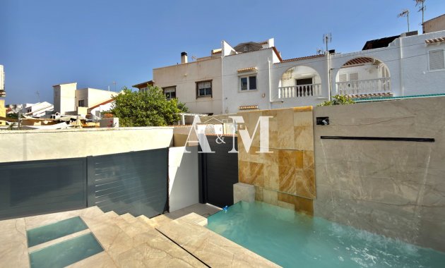 Location à long terme - Maison de ville - Torrevieja - Nueva Torrevieja 
