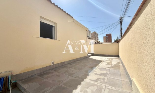 Resale - Chalet - Torrevieja - Nueva Torrevieja 