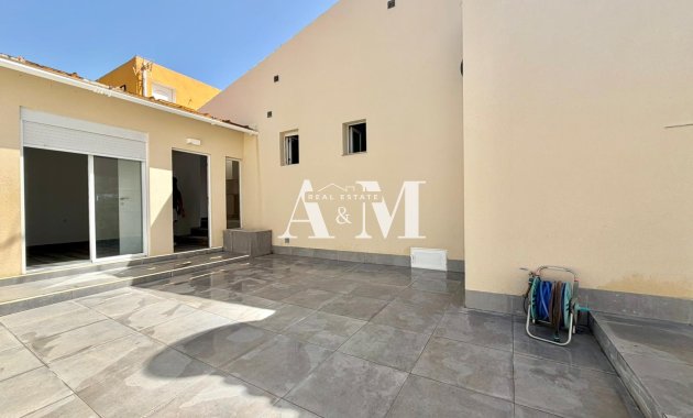 Resale - Chalet - Torrevieja - Nueva Torrevieja 