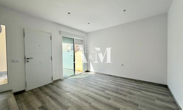 Resale - Chalet - Torrevieja - Nueva Torrevieja 