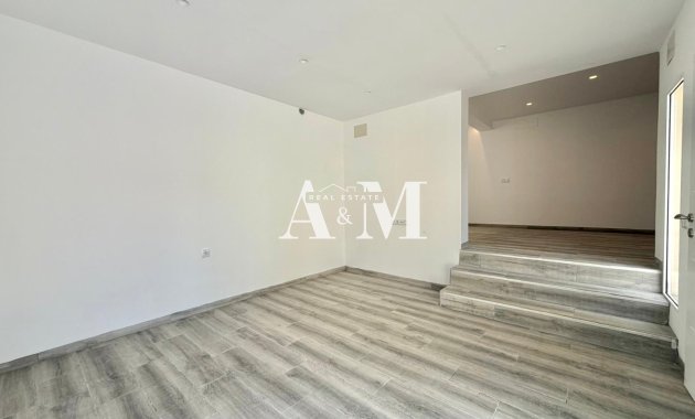 Resale - Chalet - Torrevieja - Nueva Torrevieja 