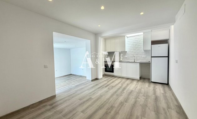 Resale - Chalet - Torrevieja - Nueva Torrevieja 
