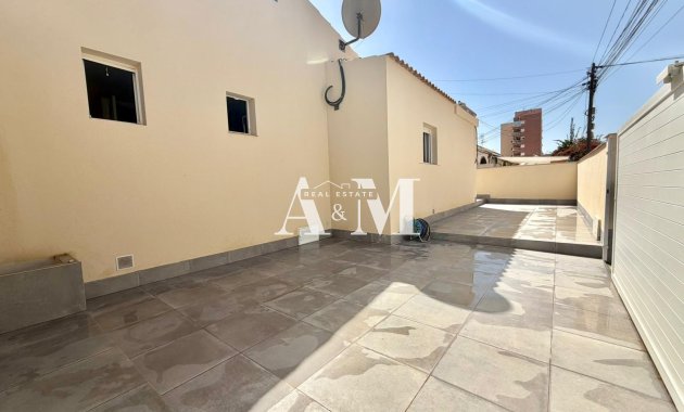 Resale - Chalet - Torrevieja - Nueva Torrevieja 