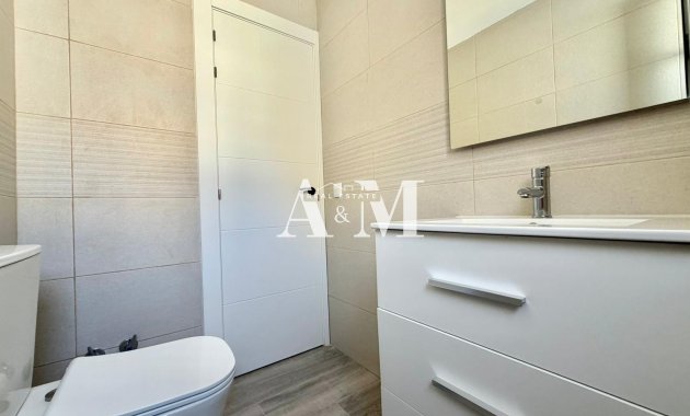 Resale - Chalet - Torrevieja - Nueva Torrevieja 