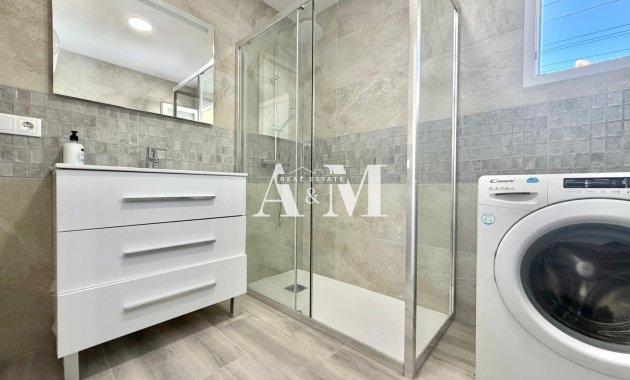 Resale - Chalet - Torrevieja - Nueva Torrevieja 