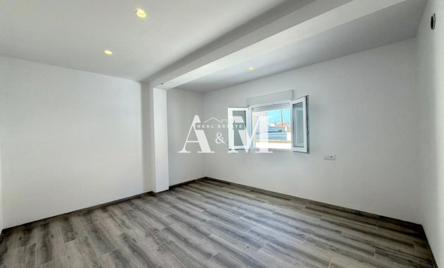 Resale - Chalet - Torrevieja - Nueva Torrevieja 